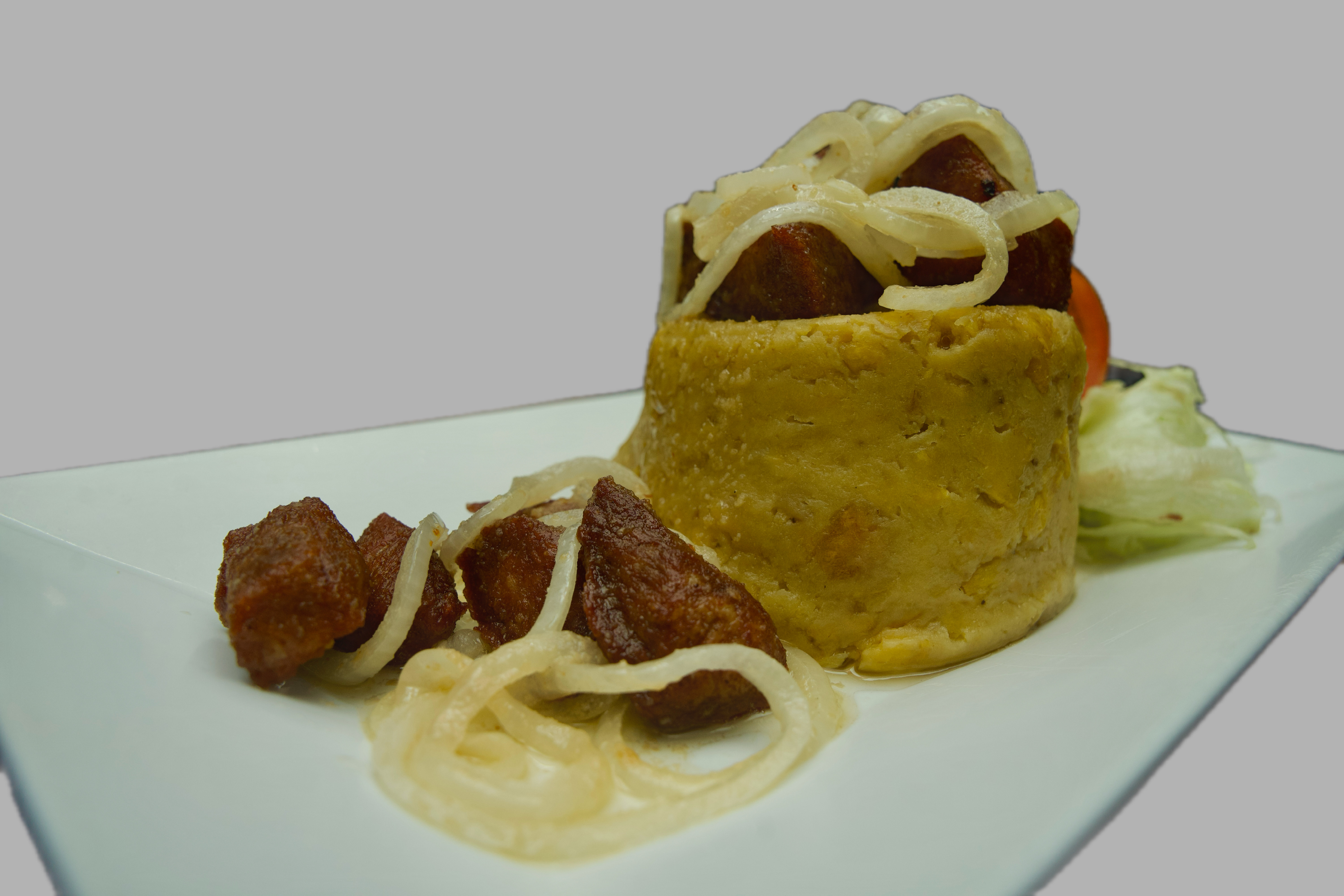 Mofongo Relleno de Carne Frita
